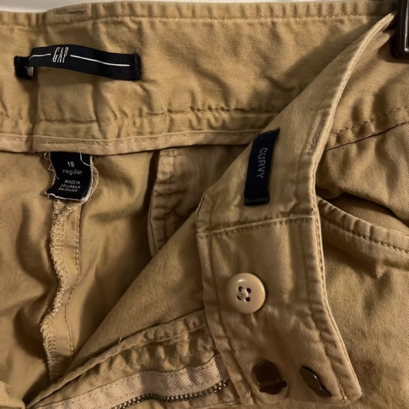 Gap khaki curvy pants - Picture 4 of 6